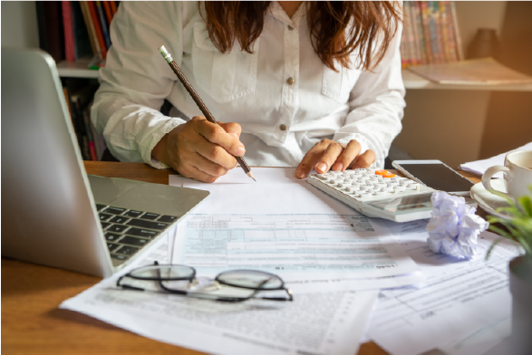 a person doing their loans documents