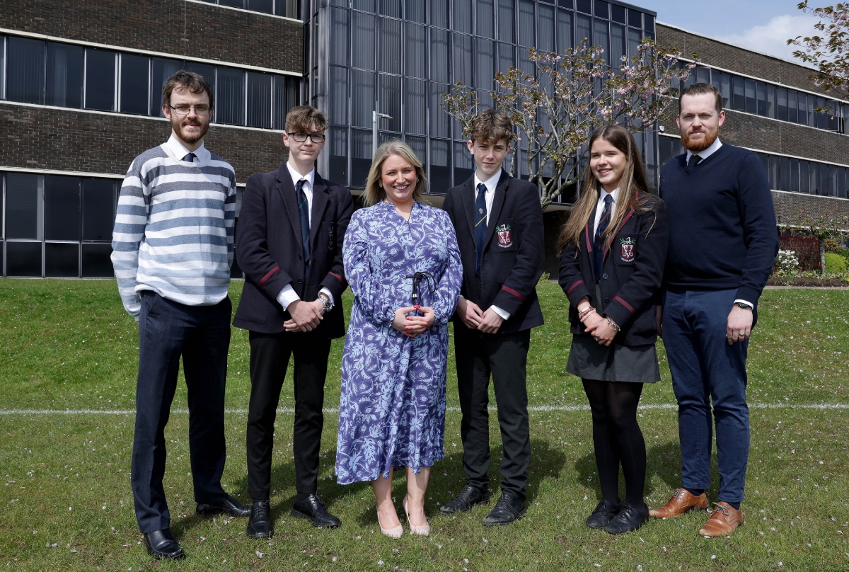 wallace high school team taking part in money smarts quiz challenge grand Finale